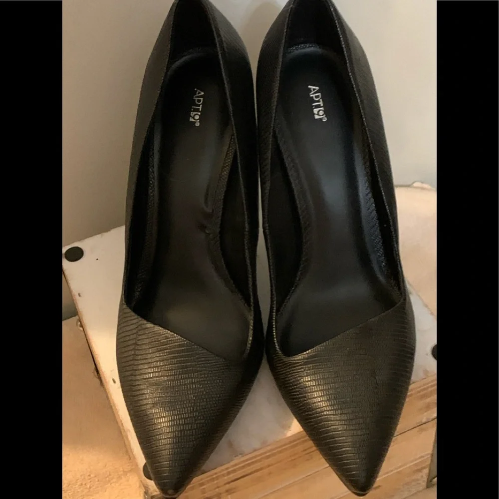 Apt. 9 Black Textured Pointed-Toe Pumps